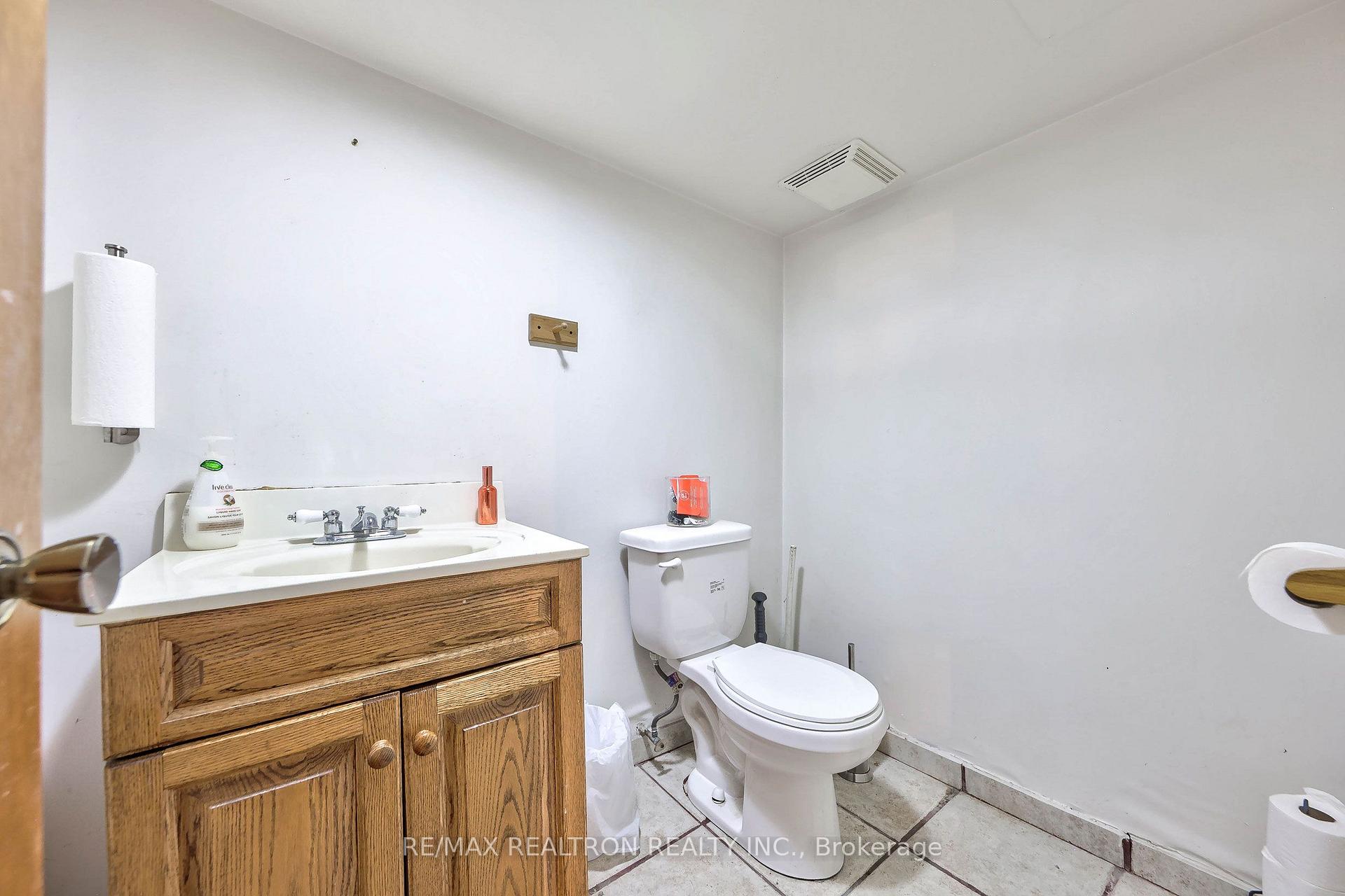 Photo 15 of 629 Mount Pleasant Road, Toronto, Mount Pleasant East — HOMEH