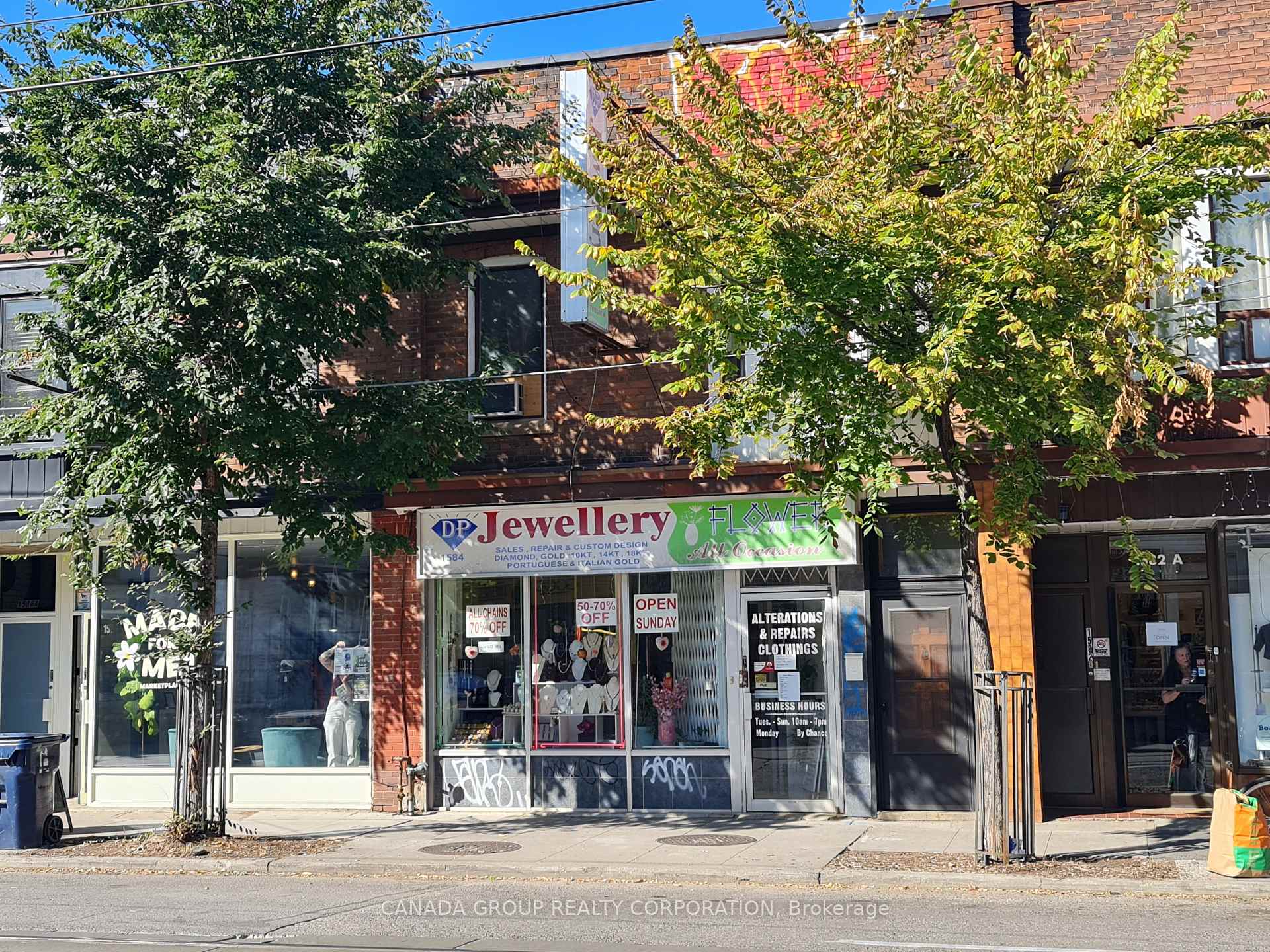 Photo 2 of 1584 Dundas Street W, Toronto, Little Portugal — HOMEH