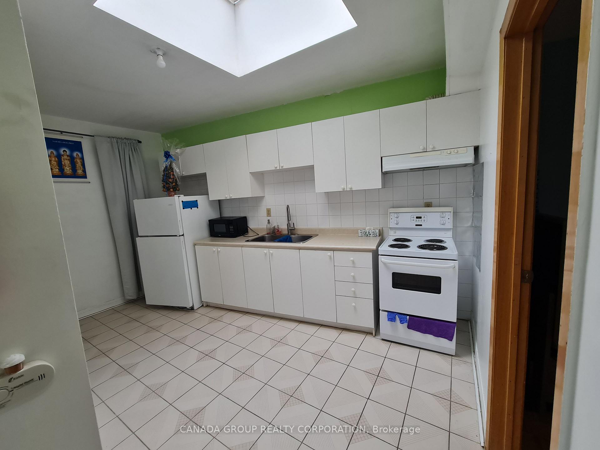 Photo 5 of 1584 Dundas Street W, Toronto, Little Portugal — HOMEH