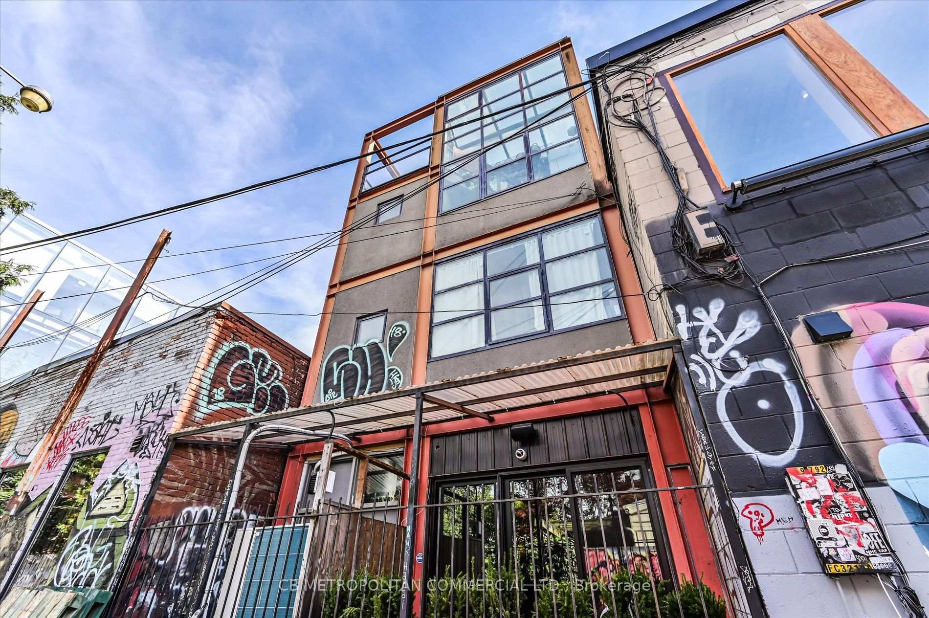 Photo 32 of 1024 Queen Street W, Toronto, Trinity-Bellwoods — HOMEH
