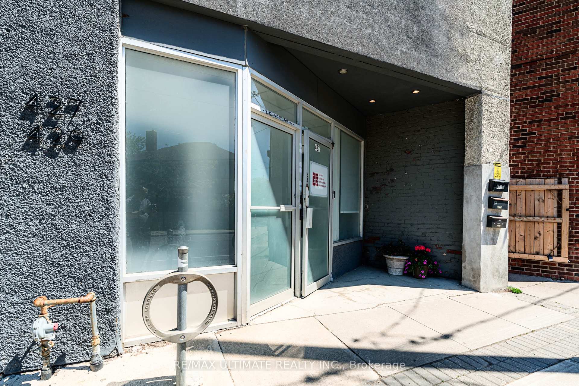 Photo 3 of 427-429 Vaughan Road, Toronto, Humewood-Cedarvale — HOMEH
