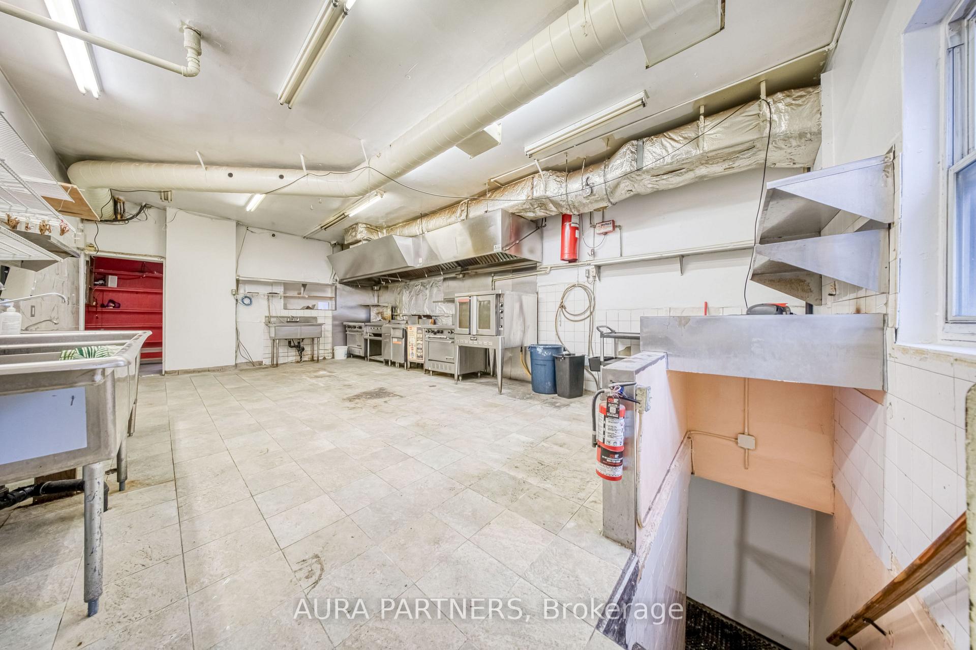 Photo 9 of 3187 Yonge Street, Toronto, Lawrence Park North — HOMEH