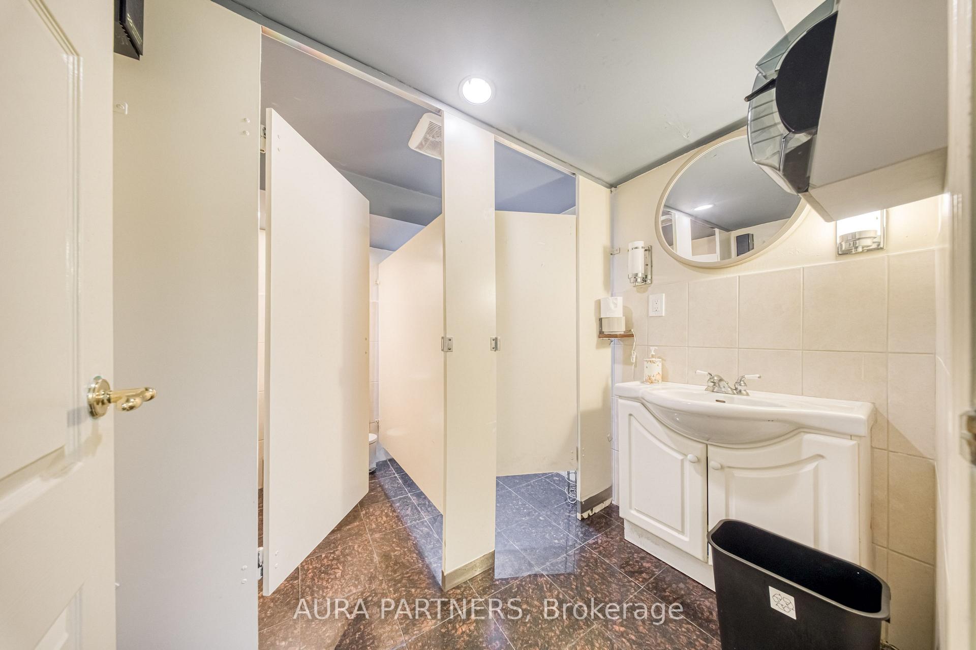Photo 11 of 3187 Yonge Street, Toronto, Lawrence Park North — HOMEH