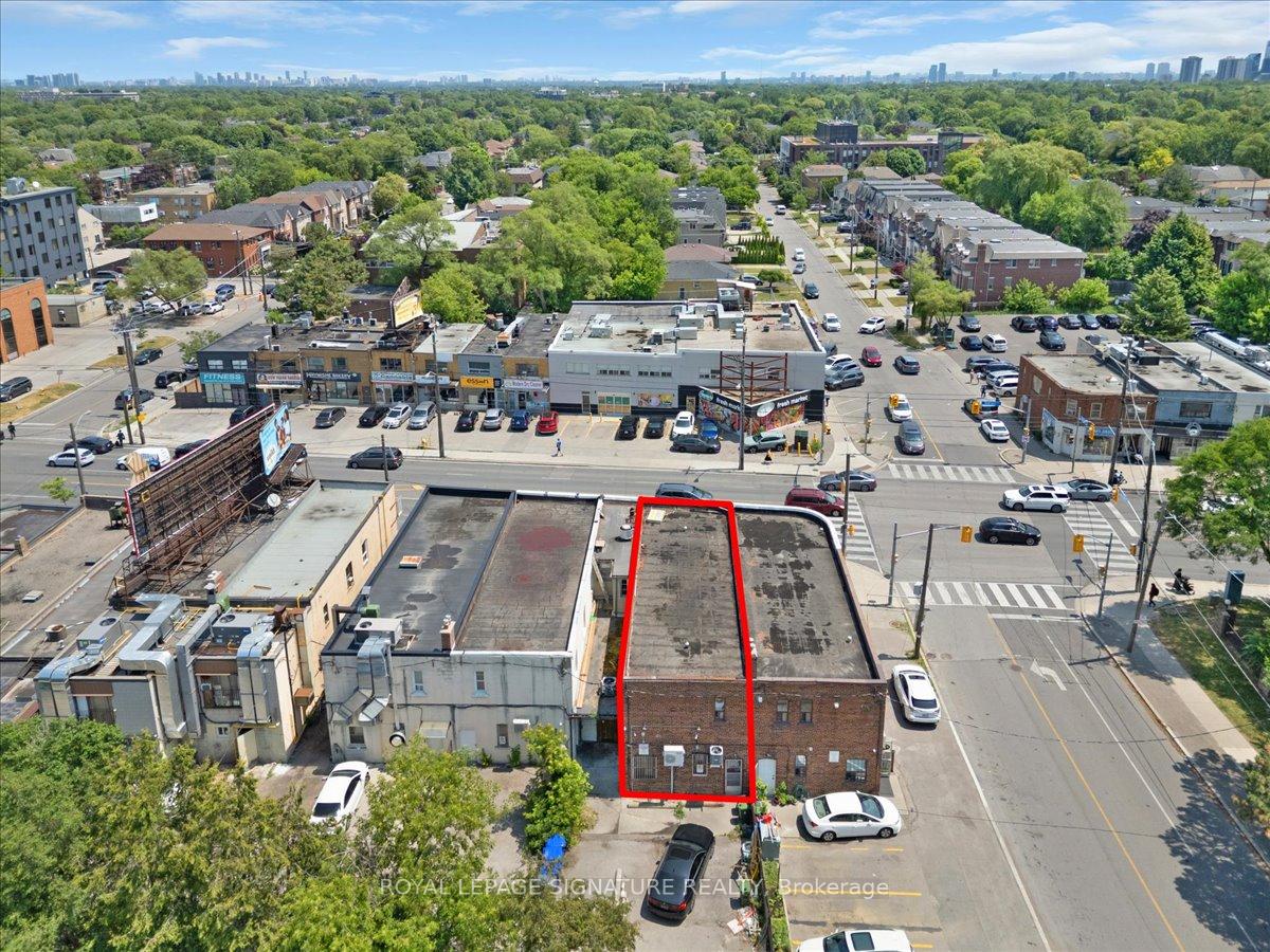 Photo 3 of 3016 Bathurst Street, Toronto, Englemount-Lawrence — HOMEH