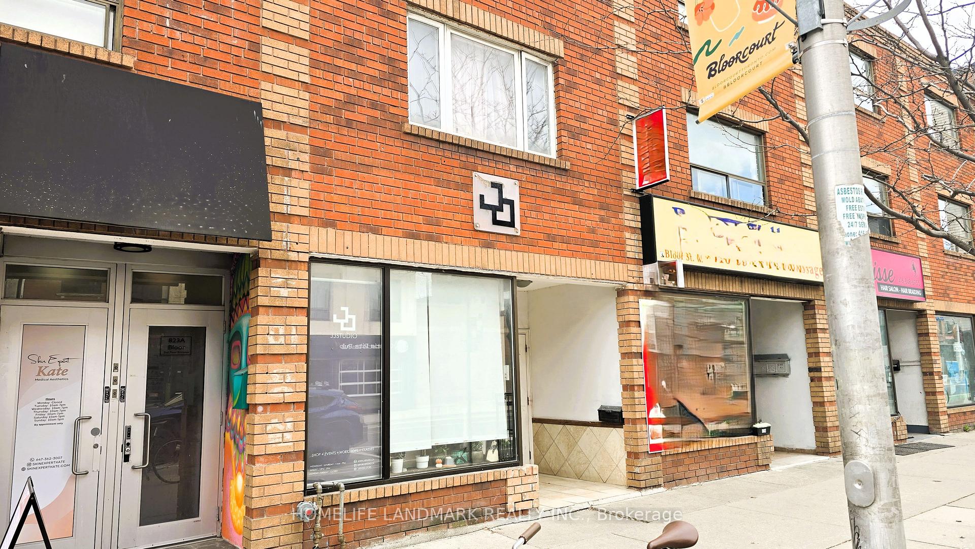 Photo of 825 Bloor Street W