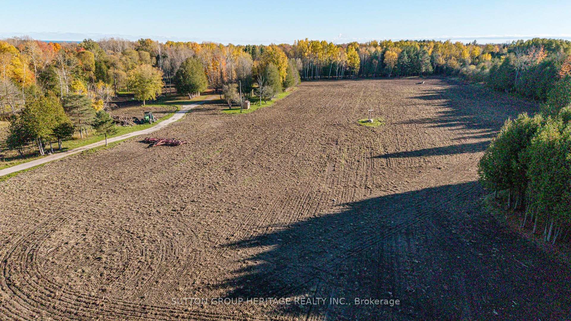 Photo 3 of 2490 Green Road, Clarington, Bowmanville — HOMEH