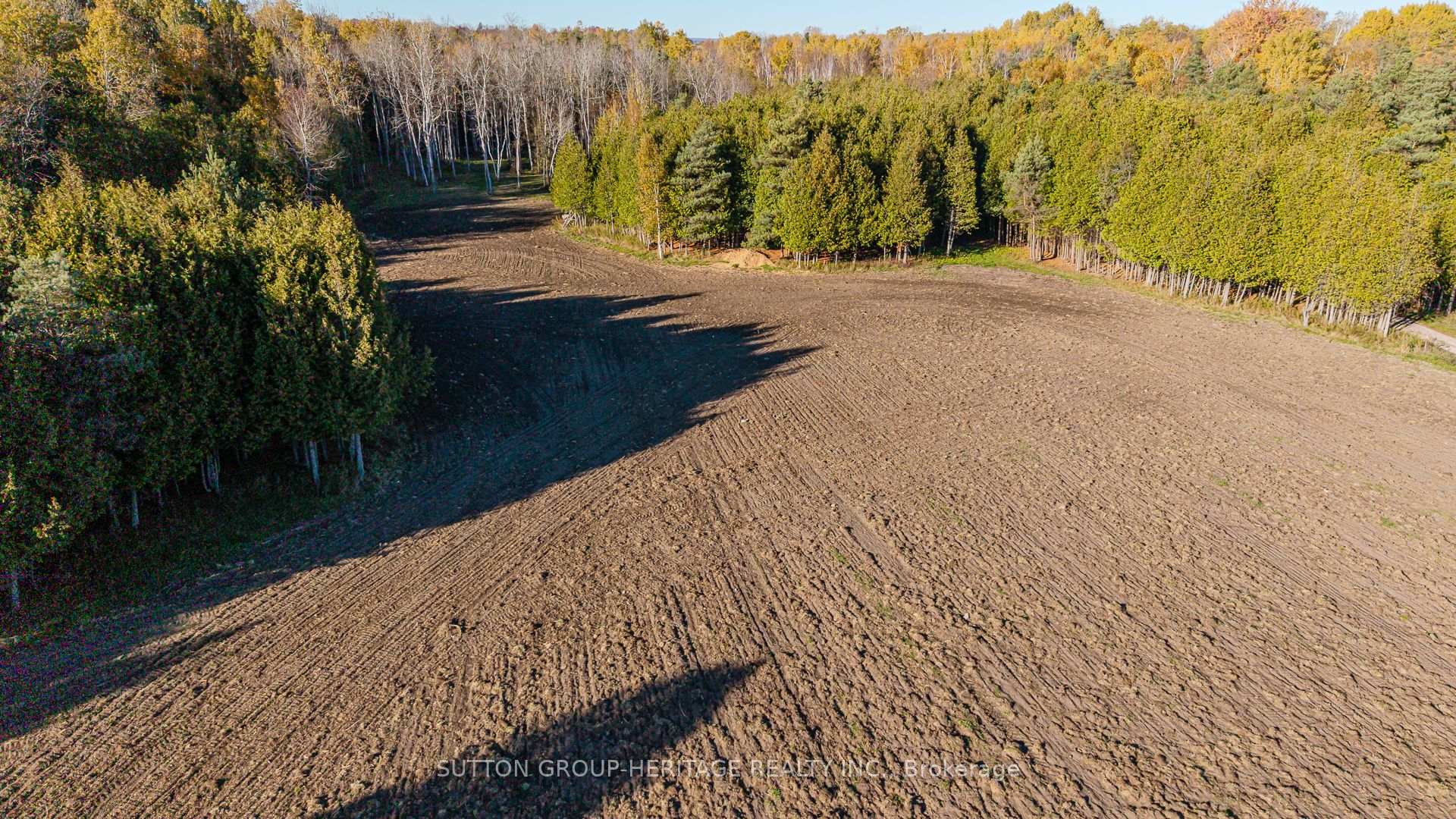 Photo 6 of 2490 Green Road, Clarington, Bowmanville — HOMEH