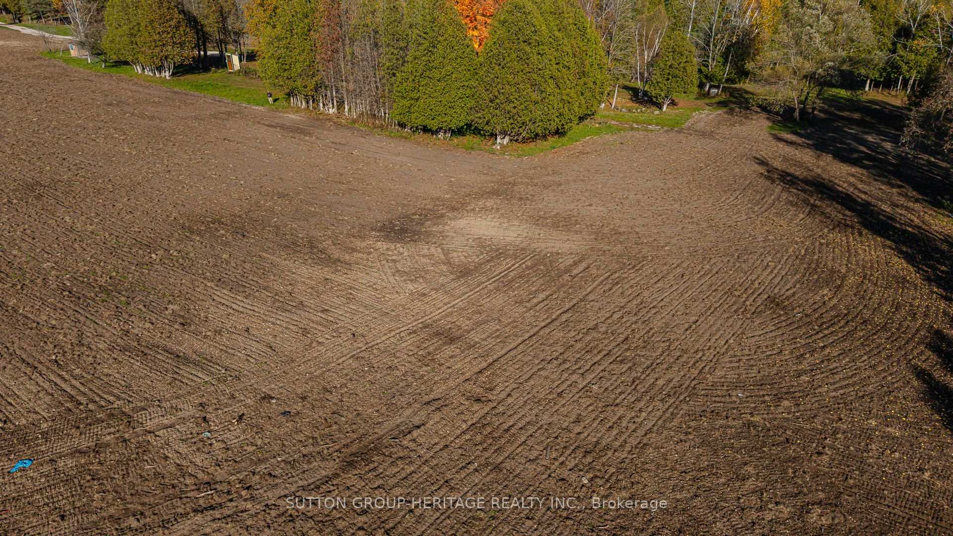 Photo 8 of 2490 Green Road, Clarington, Bowmanville — HOMEH