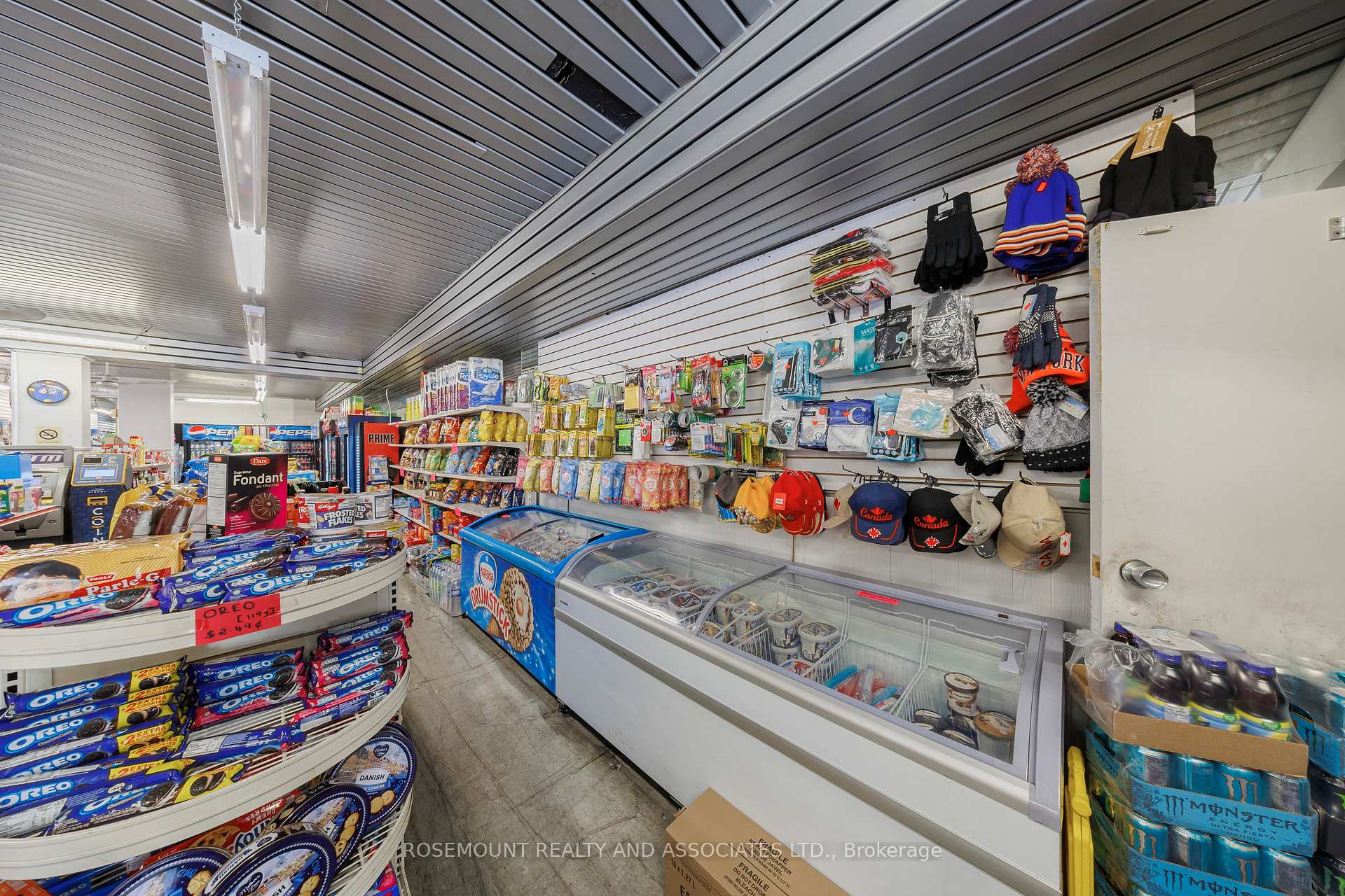 Photo 6 of 22 Bond Street W, Oshawa, O'Neill — HOMEH