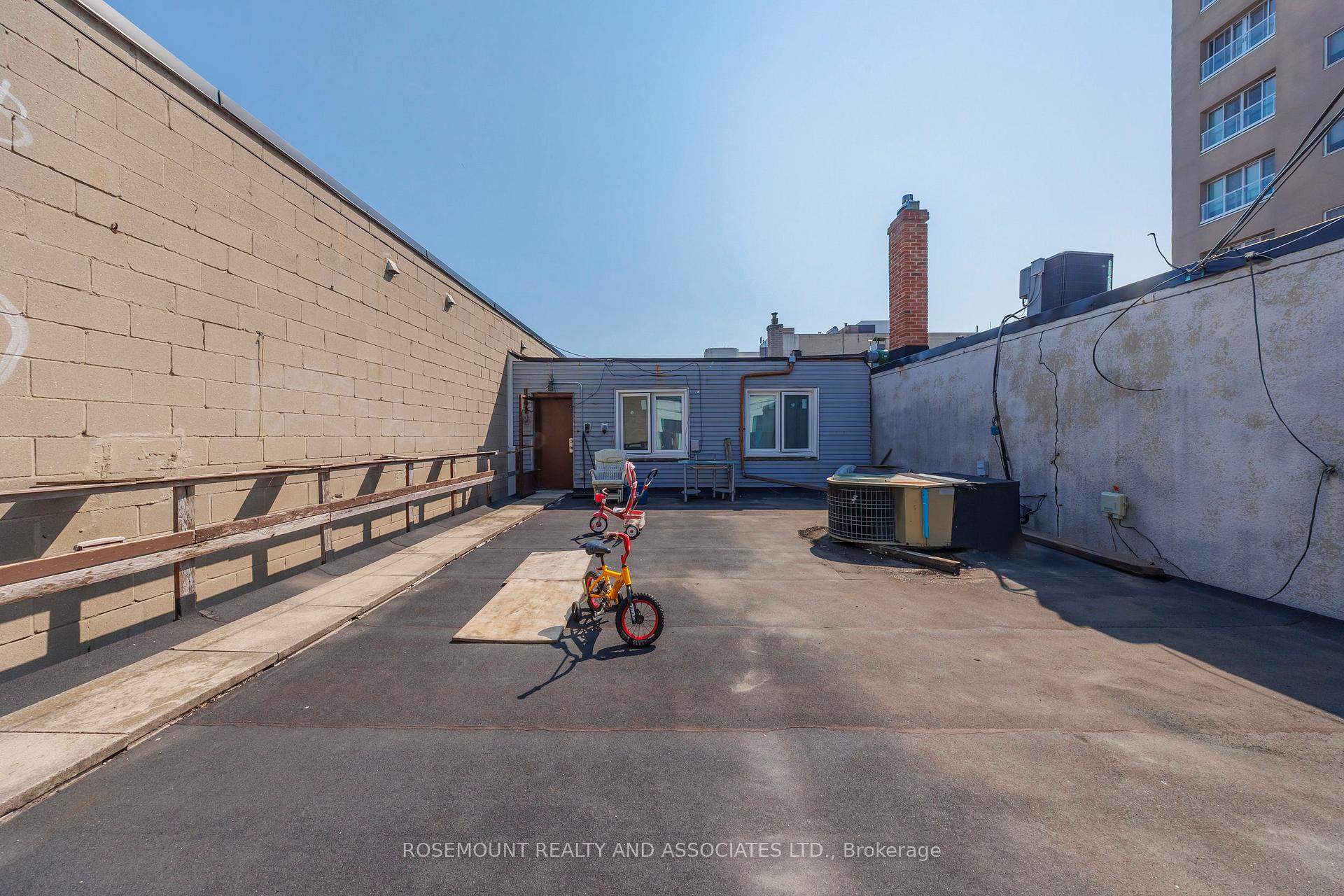 Photo 18 of 22 Bond Street W, Oshawa, O'Neill — HOMEH