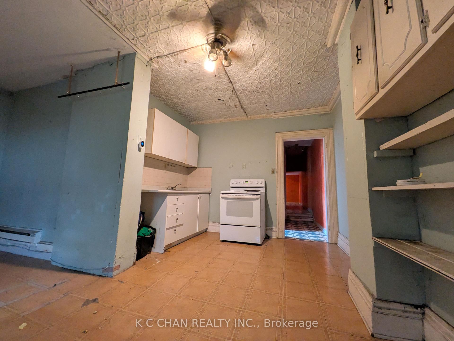 Photo 8 of 748 Broadview Avenue, Toronto, North Riverdale — HOMEH