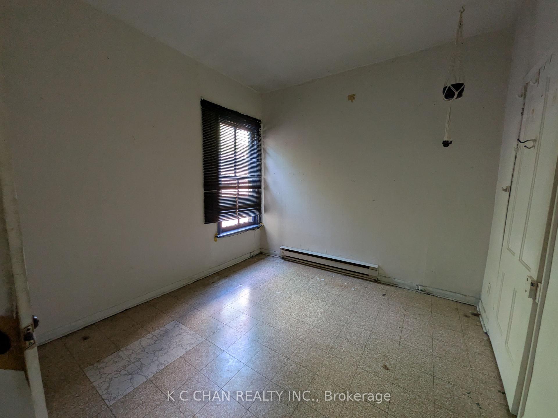 Photo 11 of 748 Broadview Avenue, Toronto, North Riverdale — HOMEH