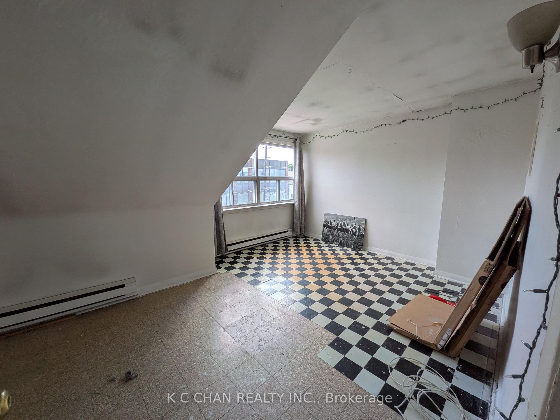 Photo 19 of 748 Broadview Avenue, Toronto, North Riverdale — HOMEH