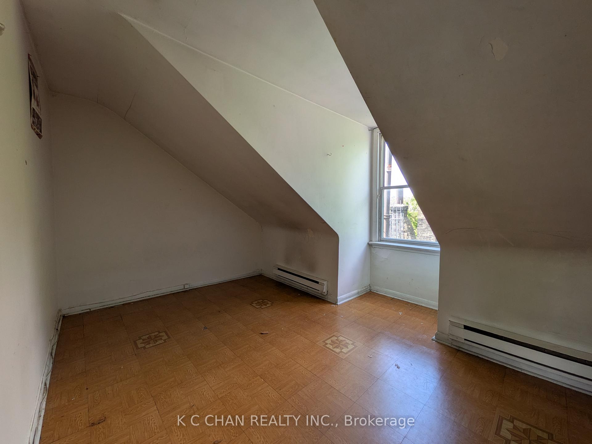 Photo 20 of 748 Broadview Avenue, Toronto, North Riverdale — HOMEH