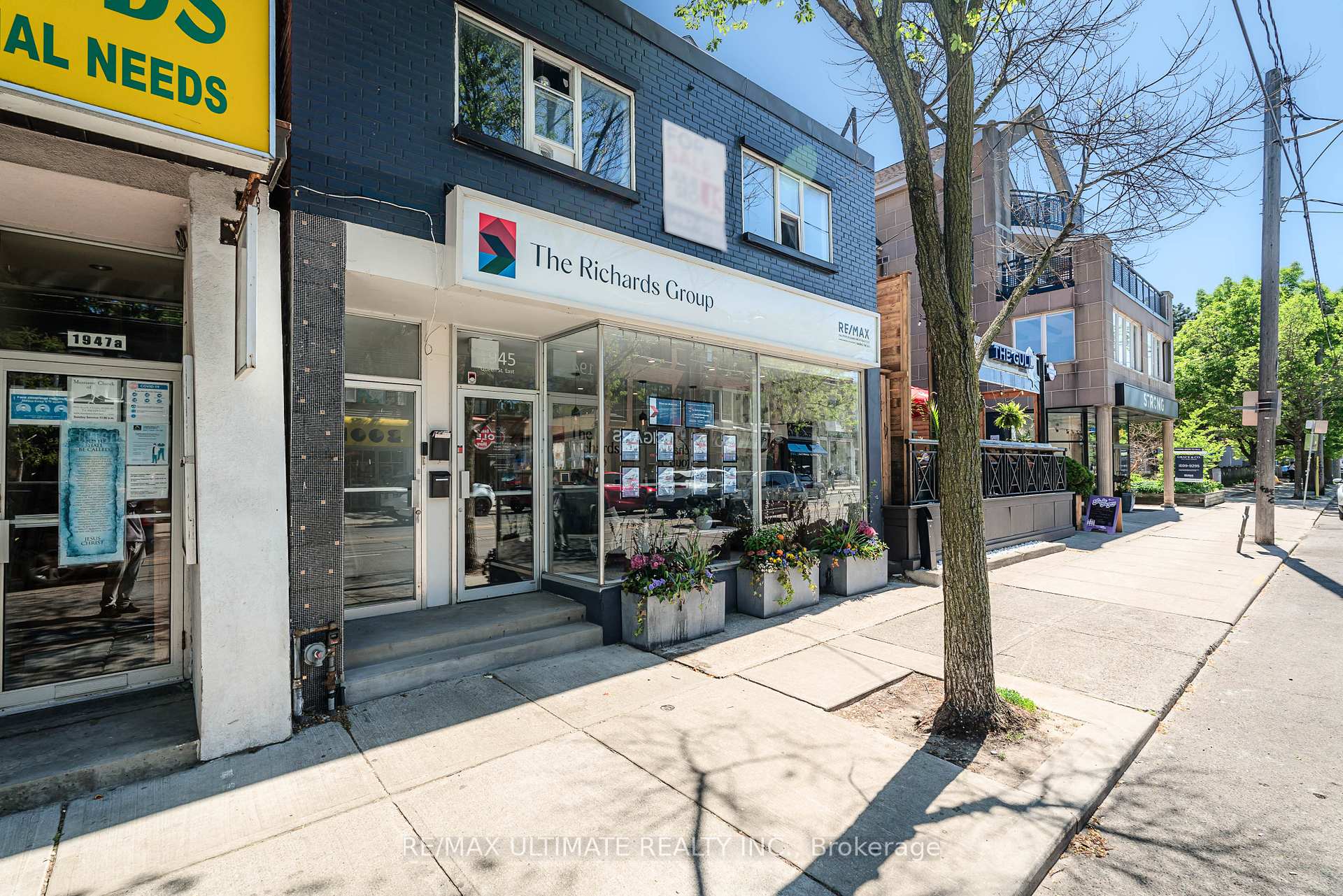 Photo 2 of 1945 Queen Street E, Toronto, The Beaches — HOMEH