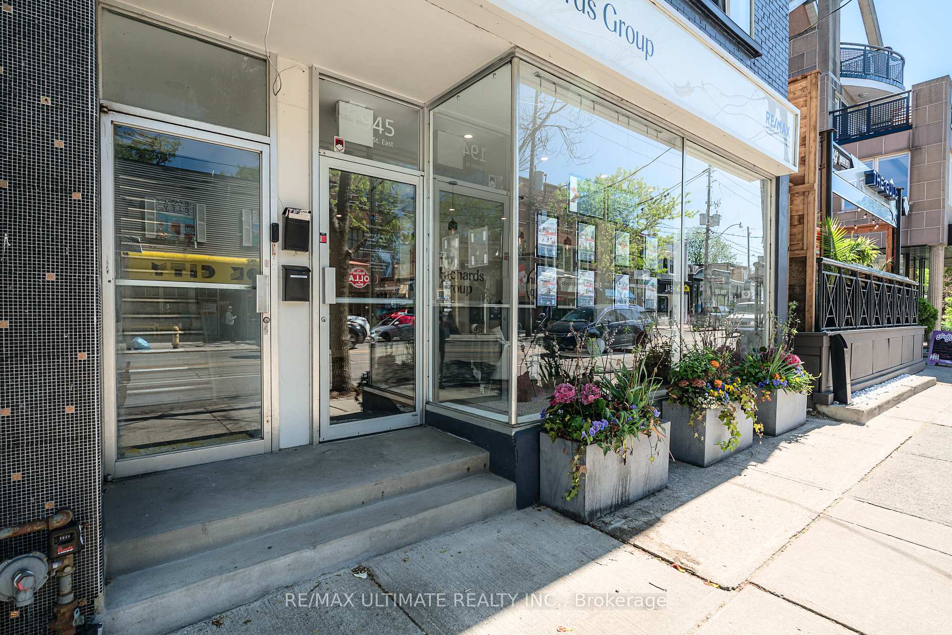 Photo 36 of 1945 Queen Street E, Toronto, The Beaches — HOMEH