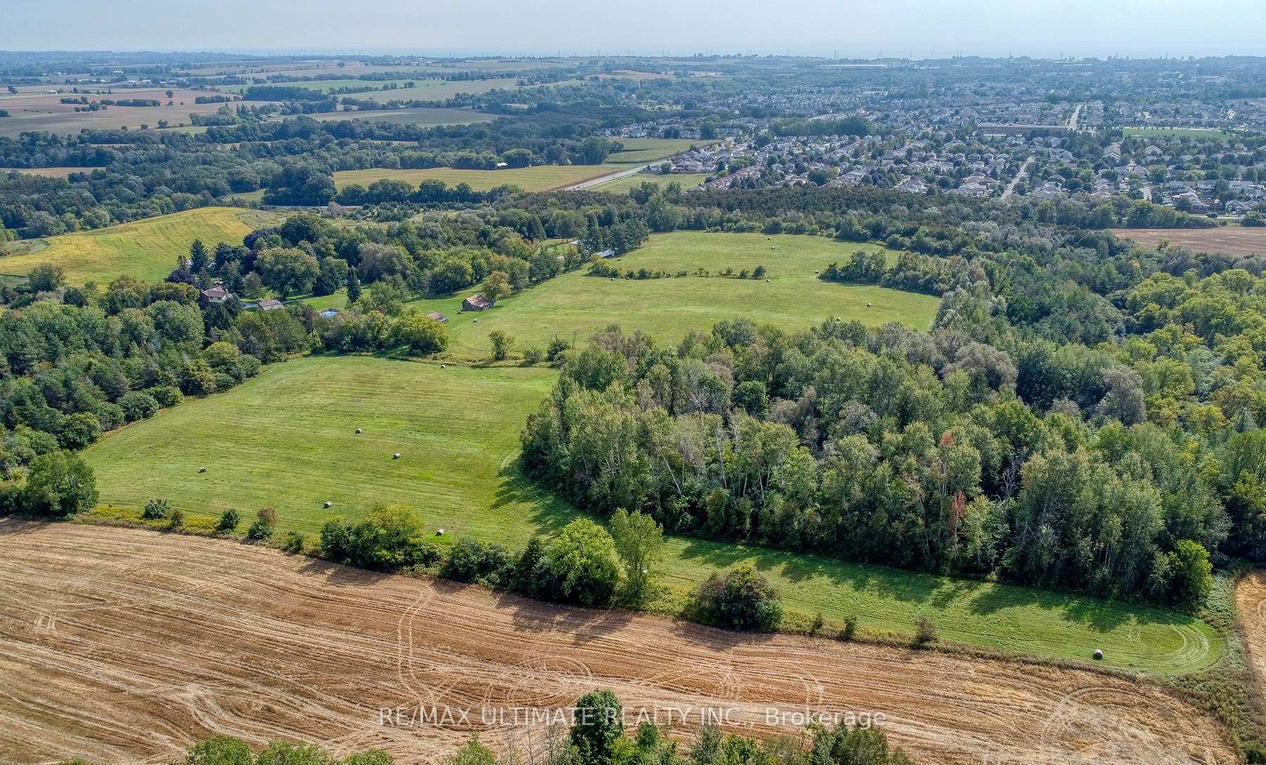 Photo 4 of 3090 Mearns Avenue, Clarington, Bowmanville — HOMEH