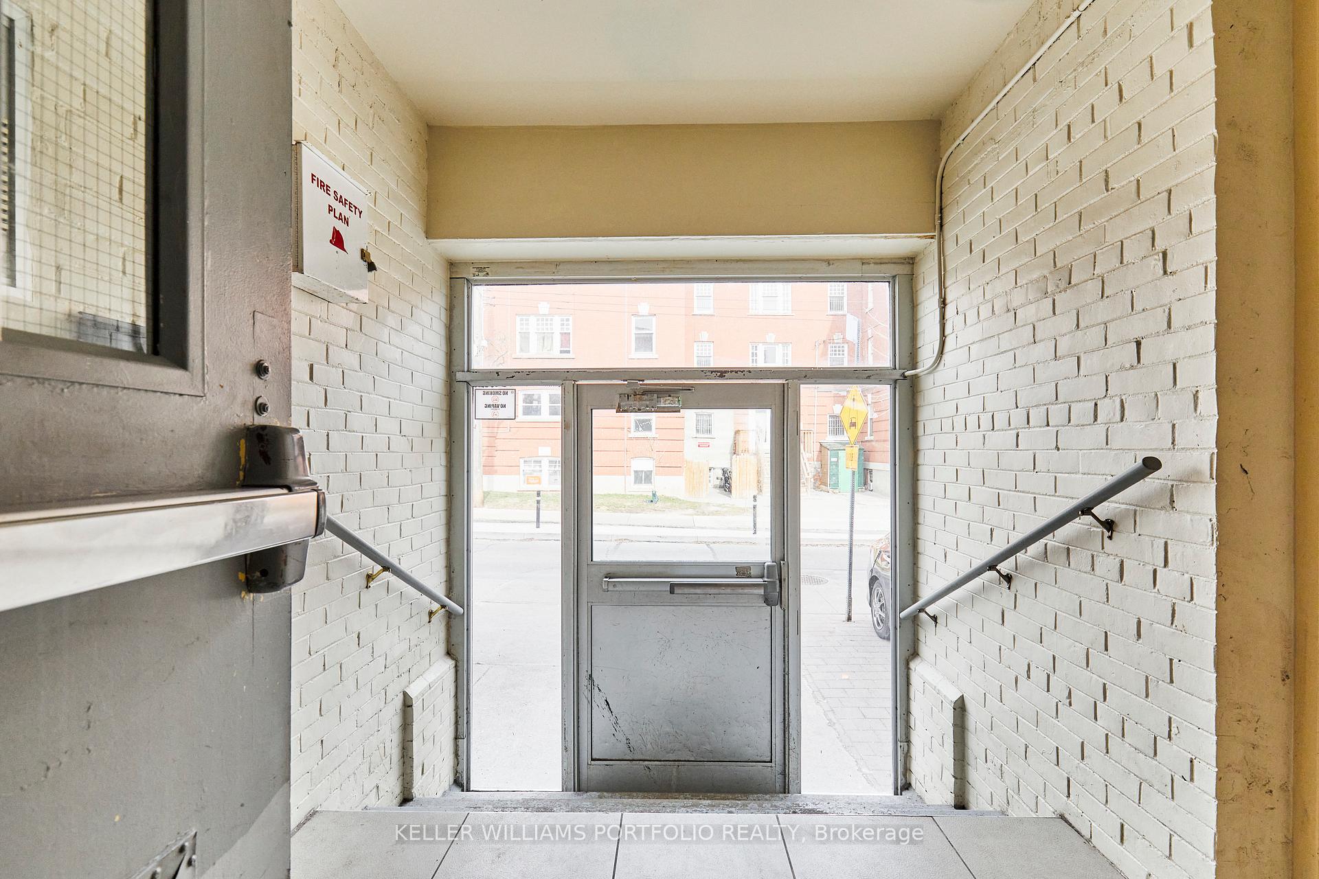 Photo 6 of 1395 Gerrard Street E, Toronto, Greenwood-Coxwell — HOMEH