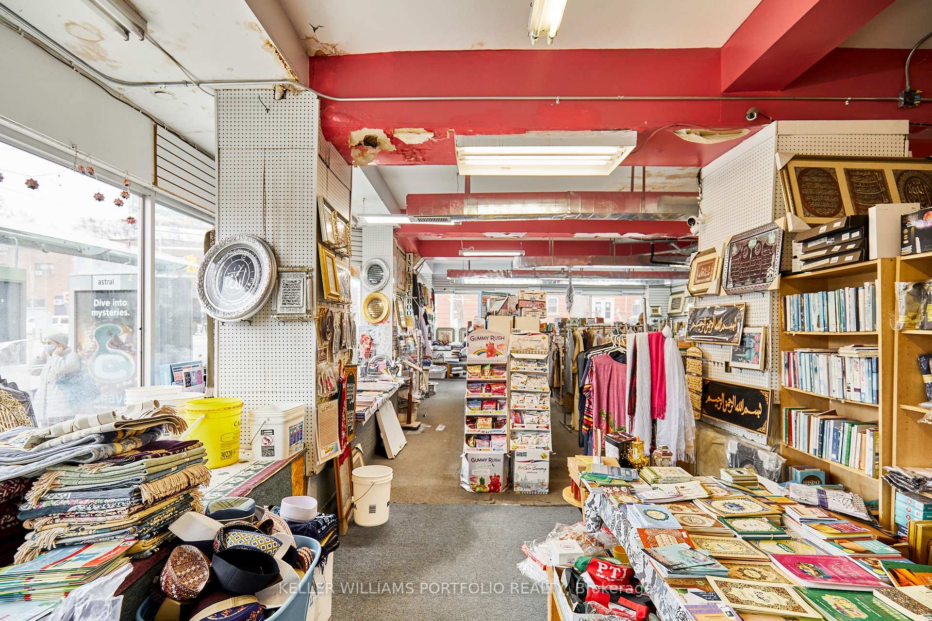 Photo 17 of 1395 Gerrard Street E, Toronto, Greenwood-Coxwell — HOMEH