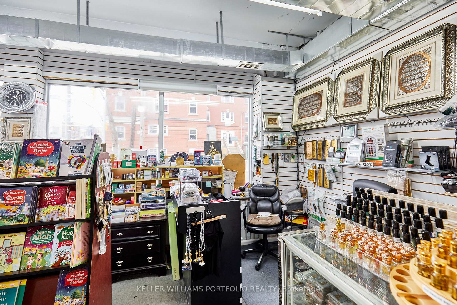 Photo 19 of 1395 Gerrard Street E, Toronto, Greenwood-Coxwell — HOMEH