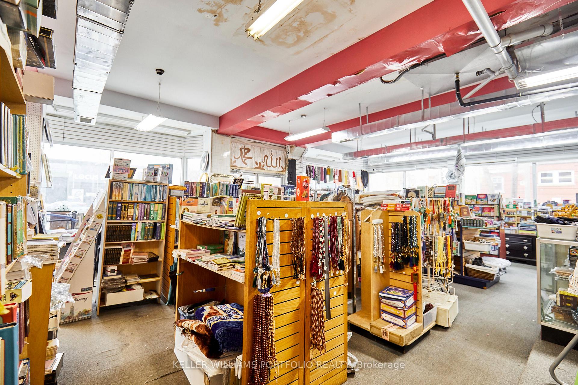 Photo 20 of 1395 Gerrard Street E, Toronto, Greenwood-Coxwell — HOMEH
