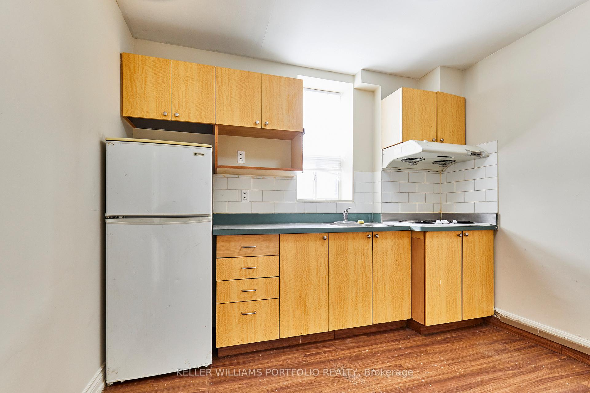 Photo 21 of 1395 Gerrard Street E, Toronto, Greenwood-Coxwell — HOMEH