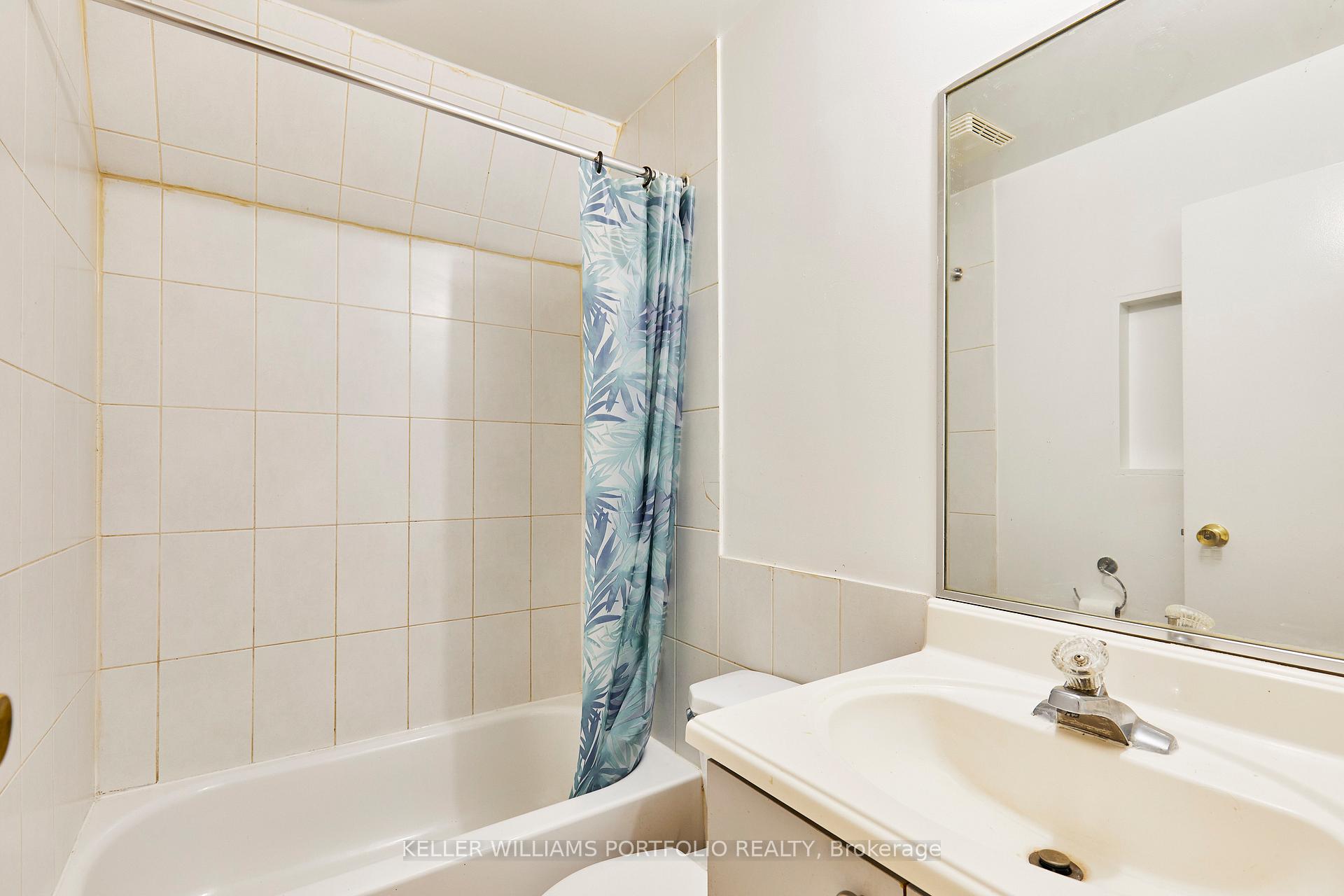 Photo 22 of 1395 Gerrard Street E, Toronto, Greenwood-Coxwell — HOMEH
