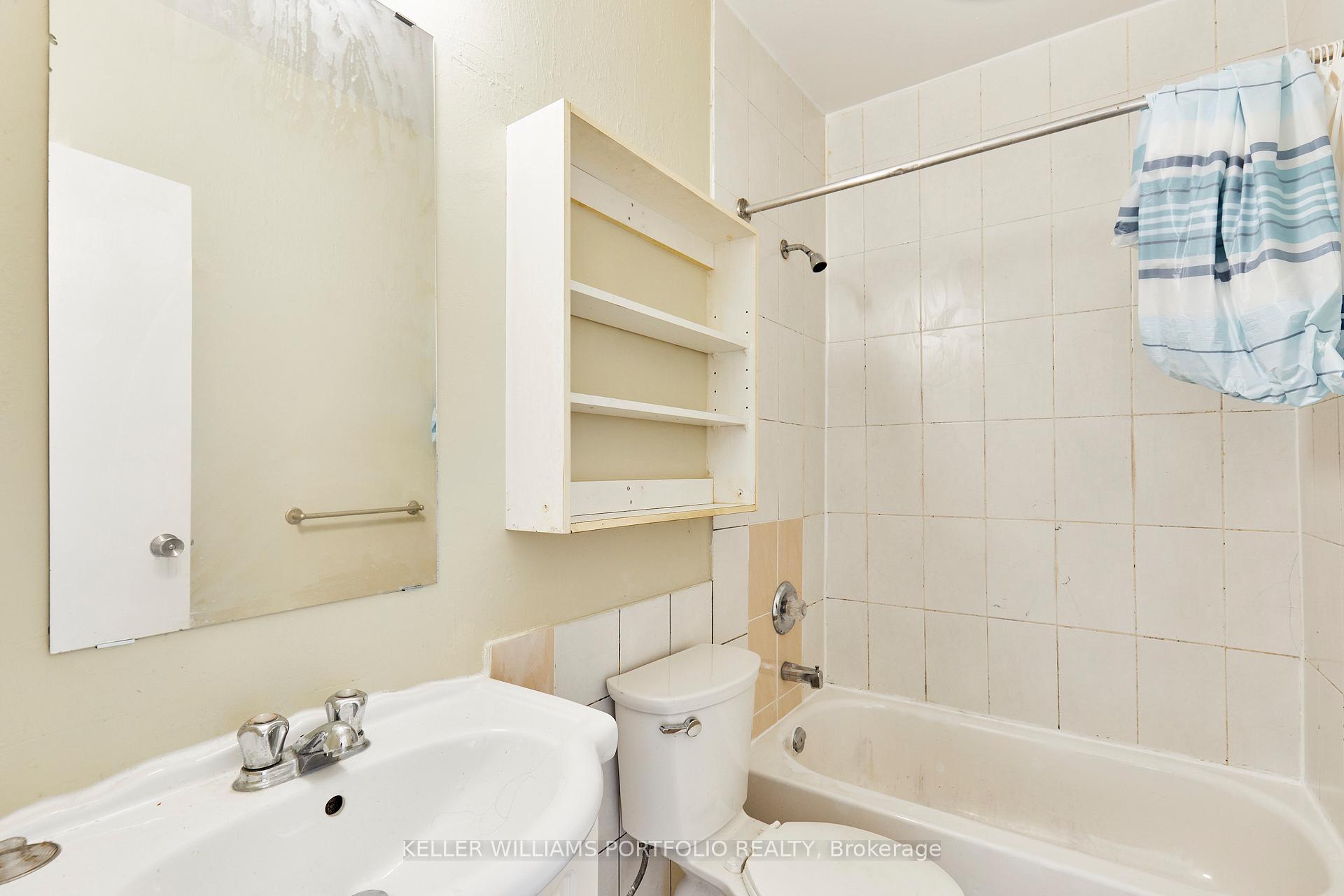 Photo 32 of 1395 Gerrard Street E, Toronto, Greenwood-Coxwell — HOMEH