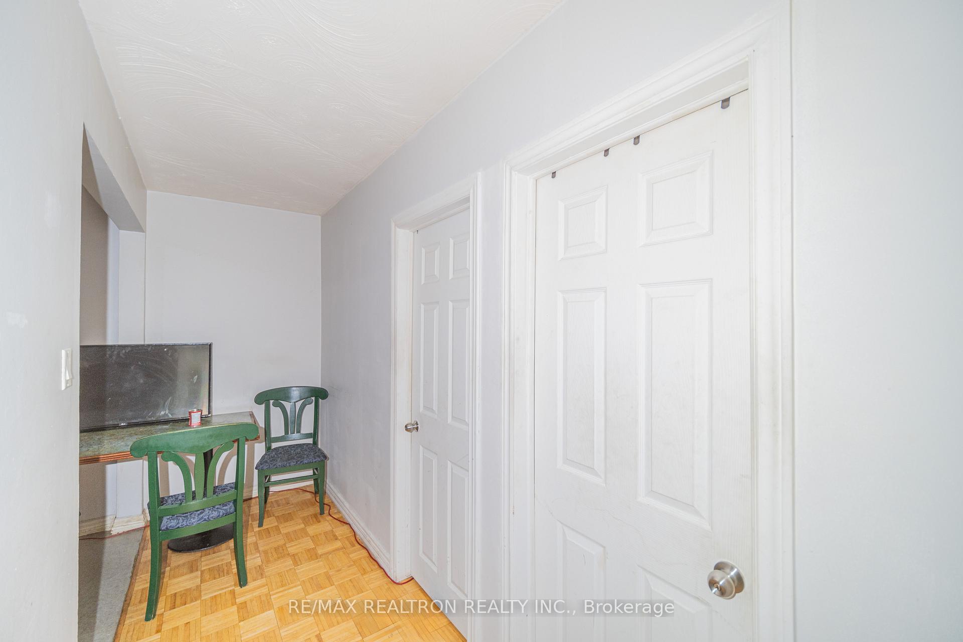 Photo 16 of 3541 St Clair Avenue E, Scarborough, Clairlea-Birchmount — HOMEH