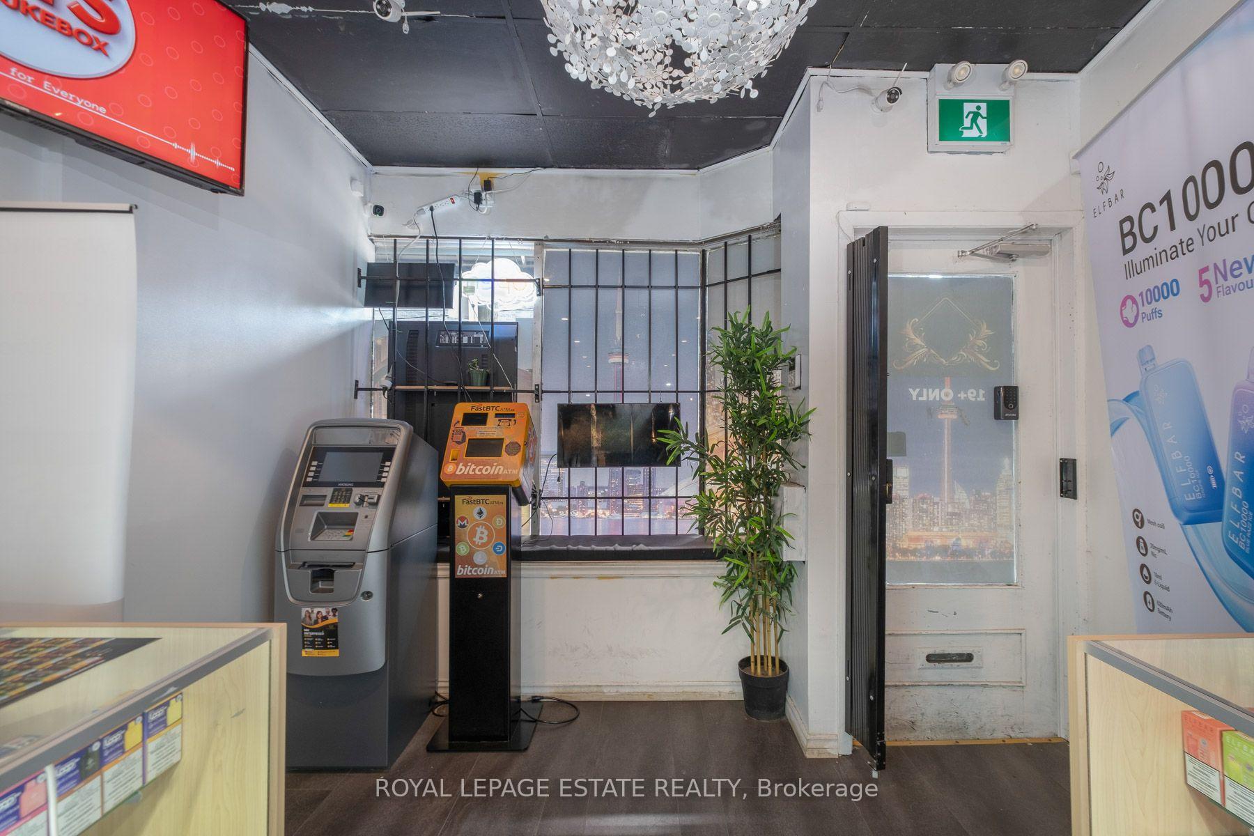 Photo 10 of 1562 Queen Street E, Toronto, Greenwood-Coxwell — HOMEH