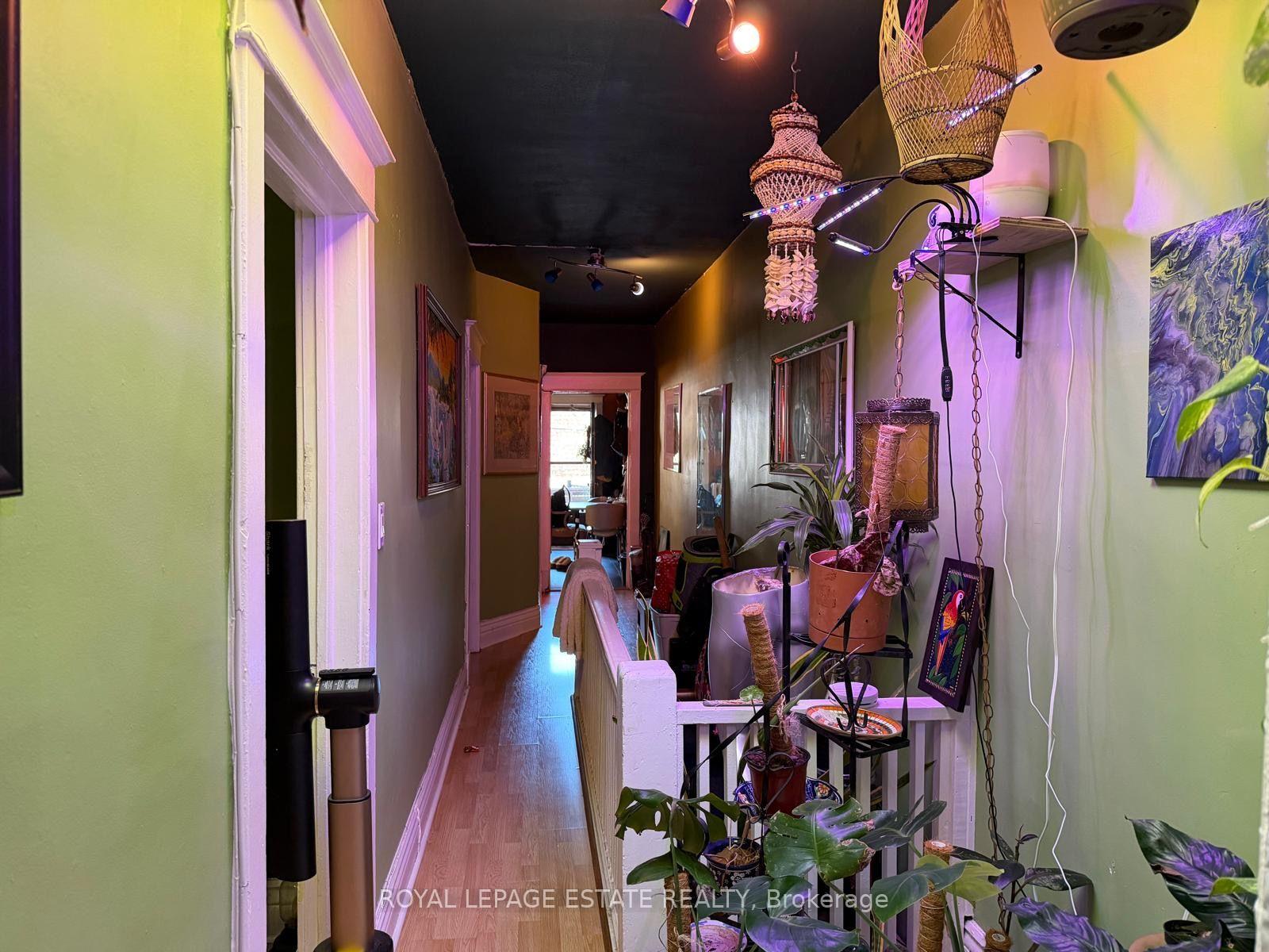 Photo 14 of 1562 Queen Street E, Toronto, Greenwood-Coxwell — HOMEH