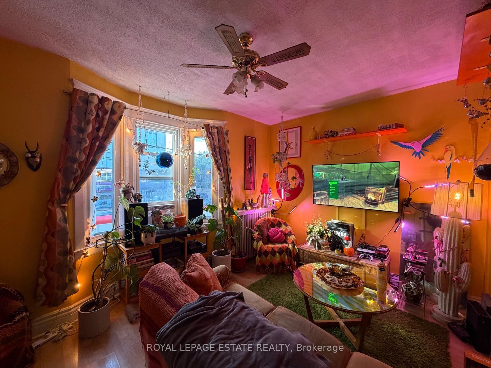 Photo 18 of 1562 Queen Street E, Toronto, Greenwood-Coxwell — HOMEH