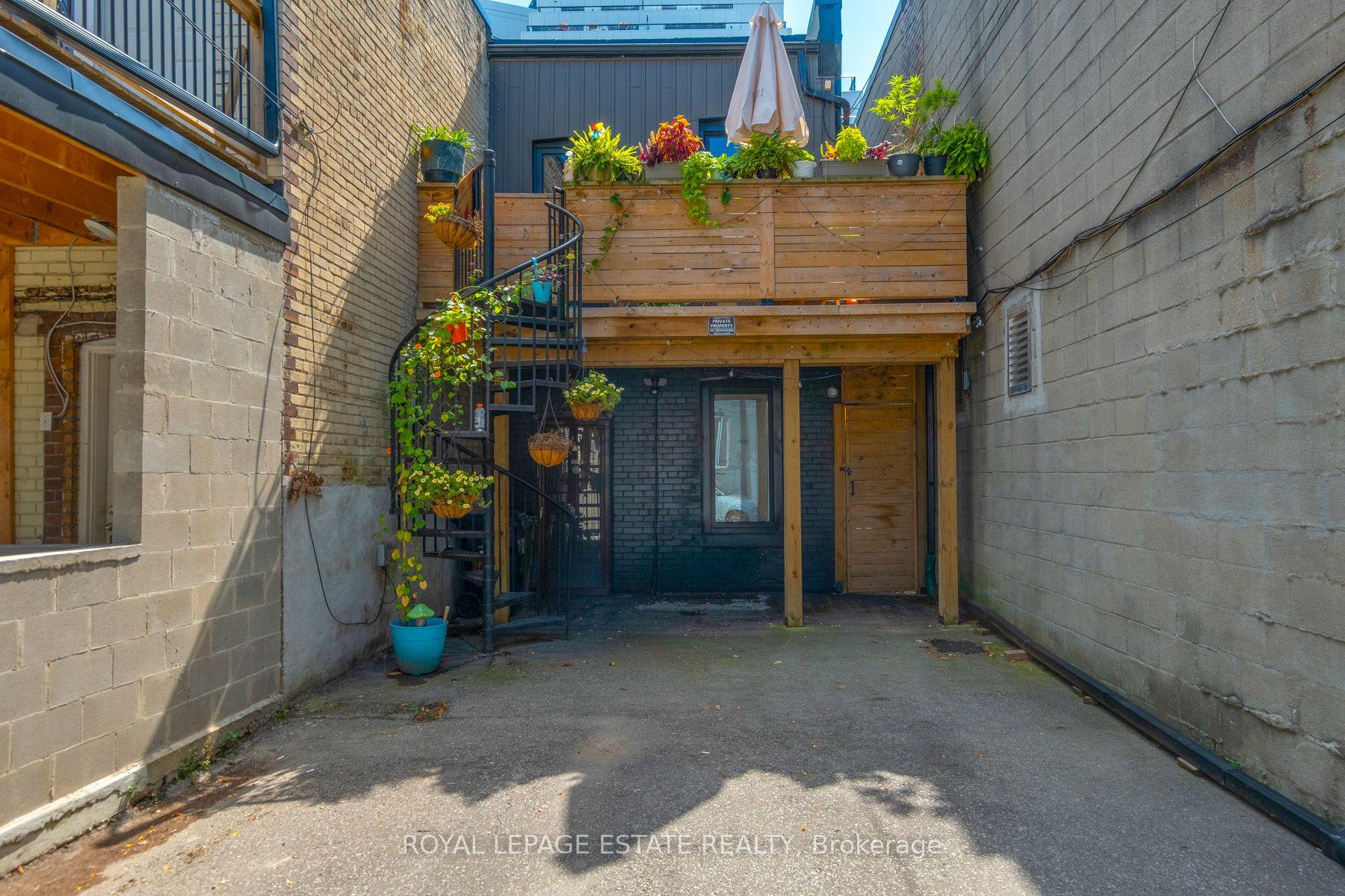 Photo 25 of 1562 Queen Street E, Toronto, Greenwood-Coxwell — HOMEH