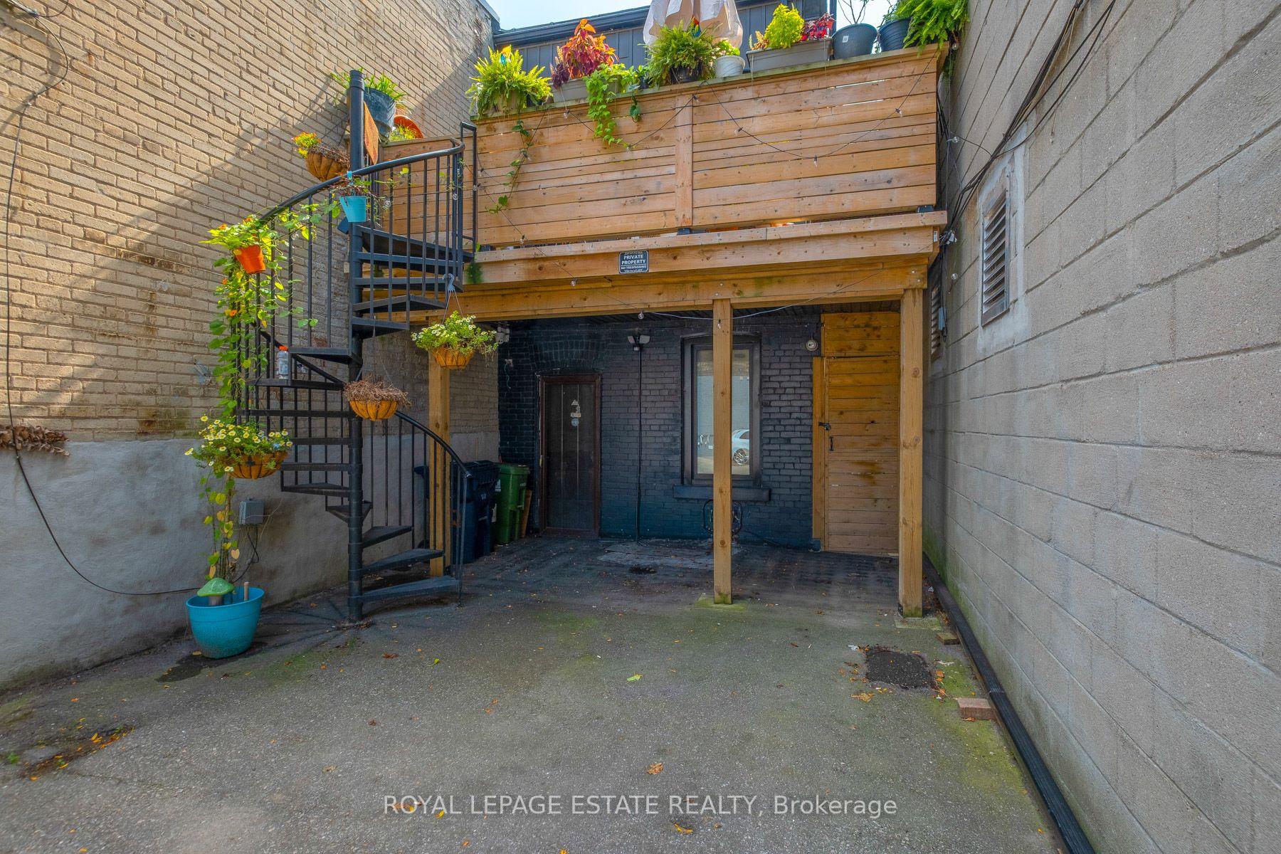 Photo 26 of 1562 Queen Street E, Toronto, Greenwood-Coxwell — HOMEH