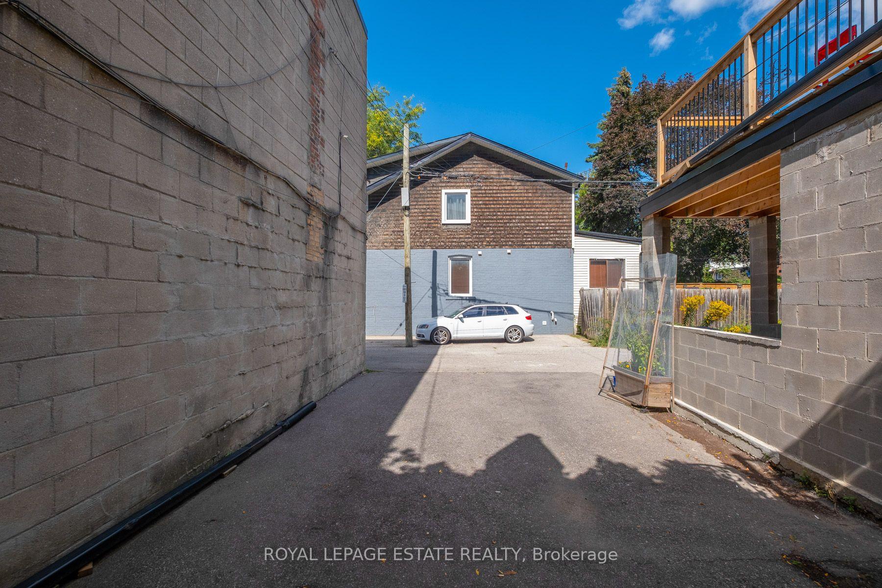 Photo 27 of 1562 Queen Street E, Toronto, Greenwood-Coxwell — HOMEH