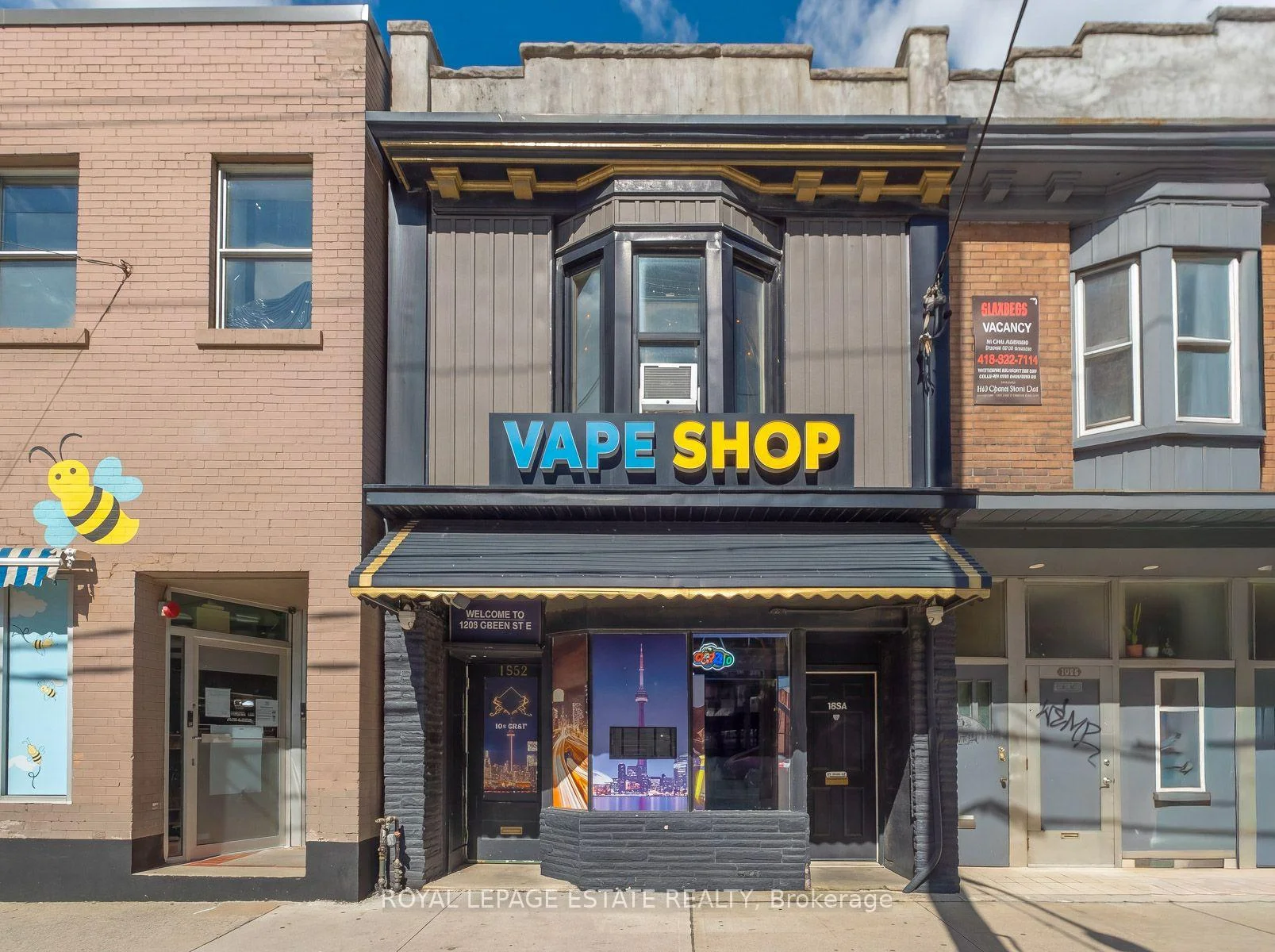 Photo 3 of 1562 Queen Street E, Toronto, Greenwood-Coxwell — HOMEH