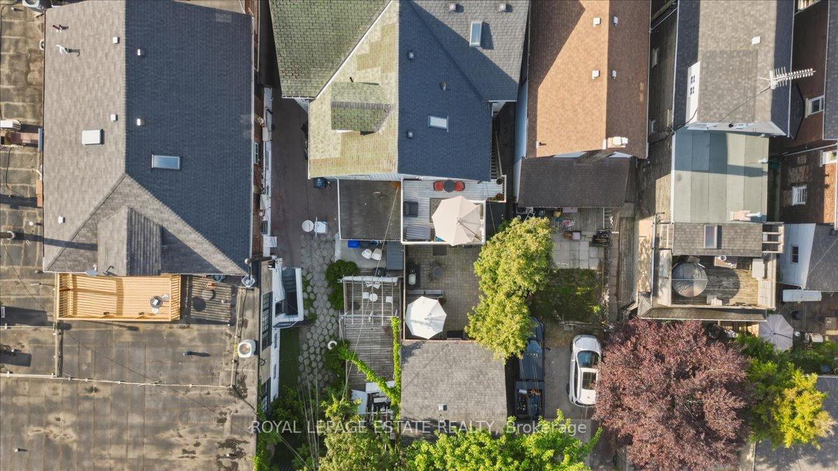 Photo 18 of 1398 Queen Street E, Toronto, Greenwood-Coxwell — HOMEH