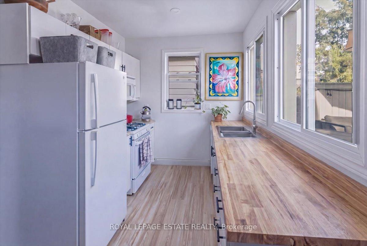 Photo 19 of 1398 Queen Street E, Toronto, Greenwood-Coxwell — HOMEH