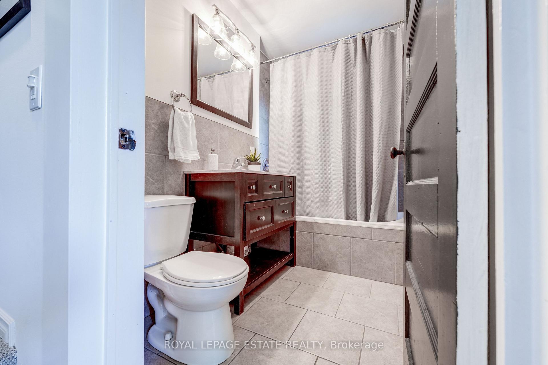 Photo 31 of 1398 Queen Street E, Toronto, Greenwood-Coxwell — HOMEH