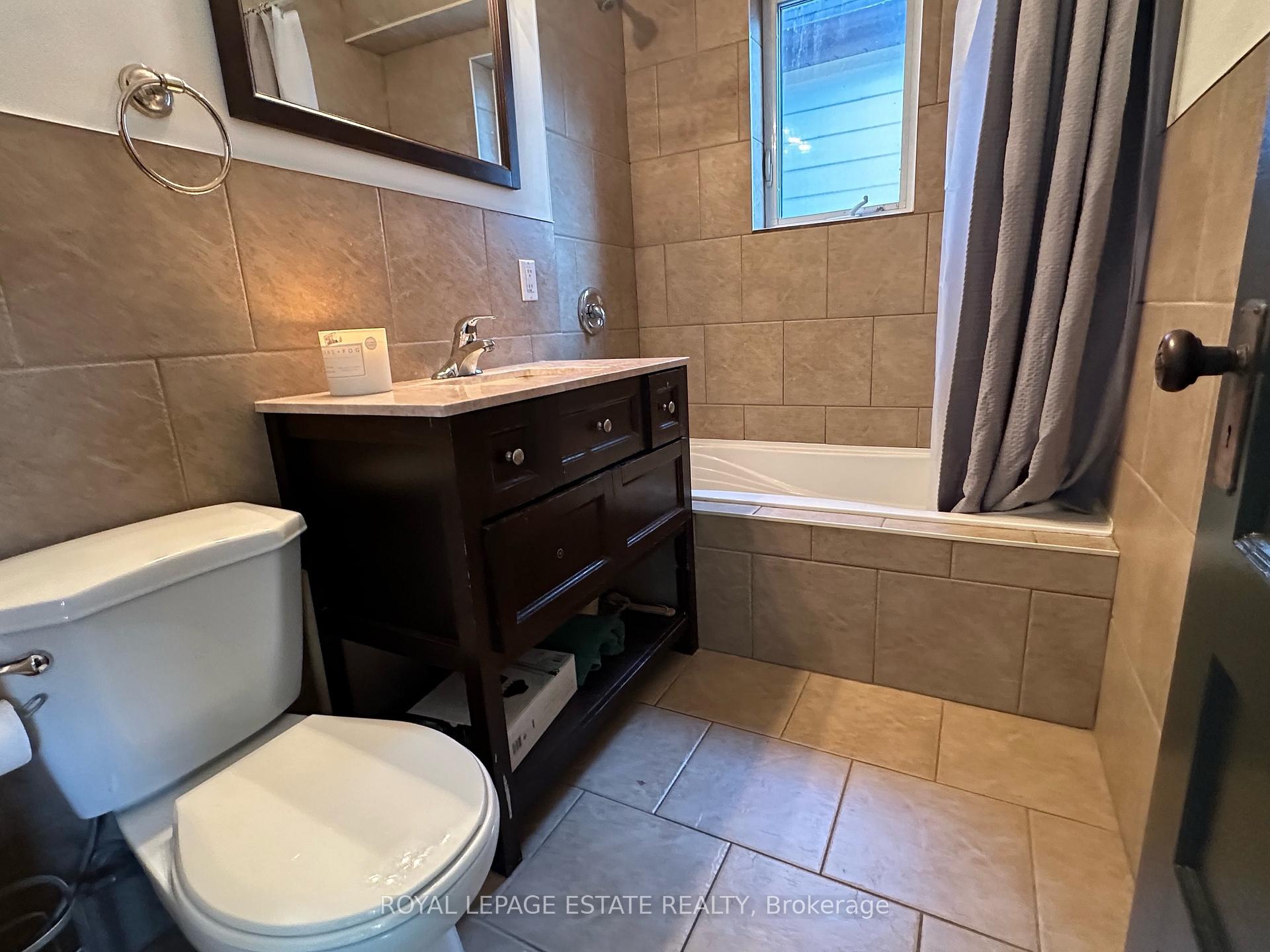 Photo 36 of 1398 Queen Street E, Toronto, Greenwood-Coxwell — HOMEH