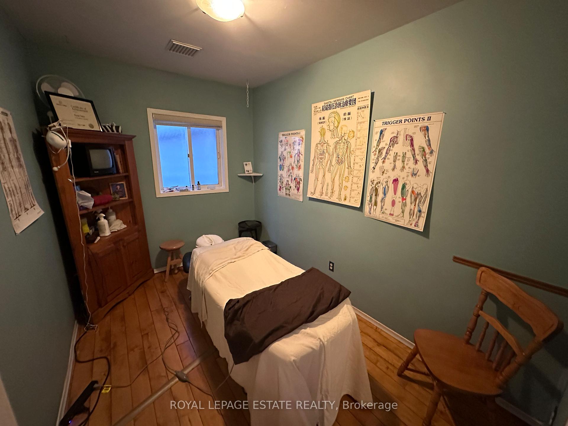 Photo 39 of 1398 Queen Street E, Toronto, Greenwood-Coxwell — HOMEH