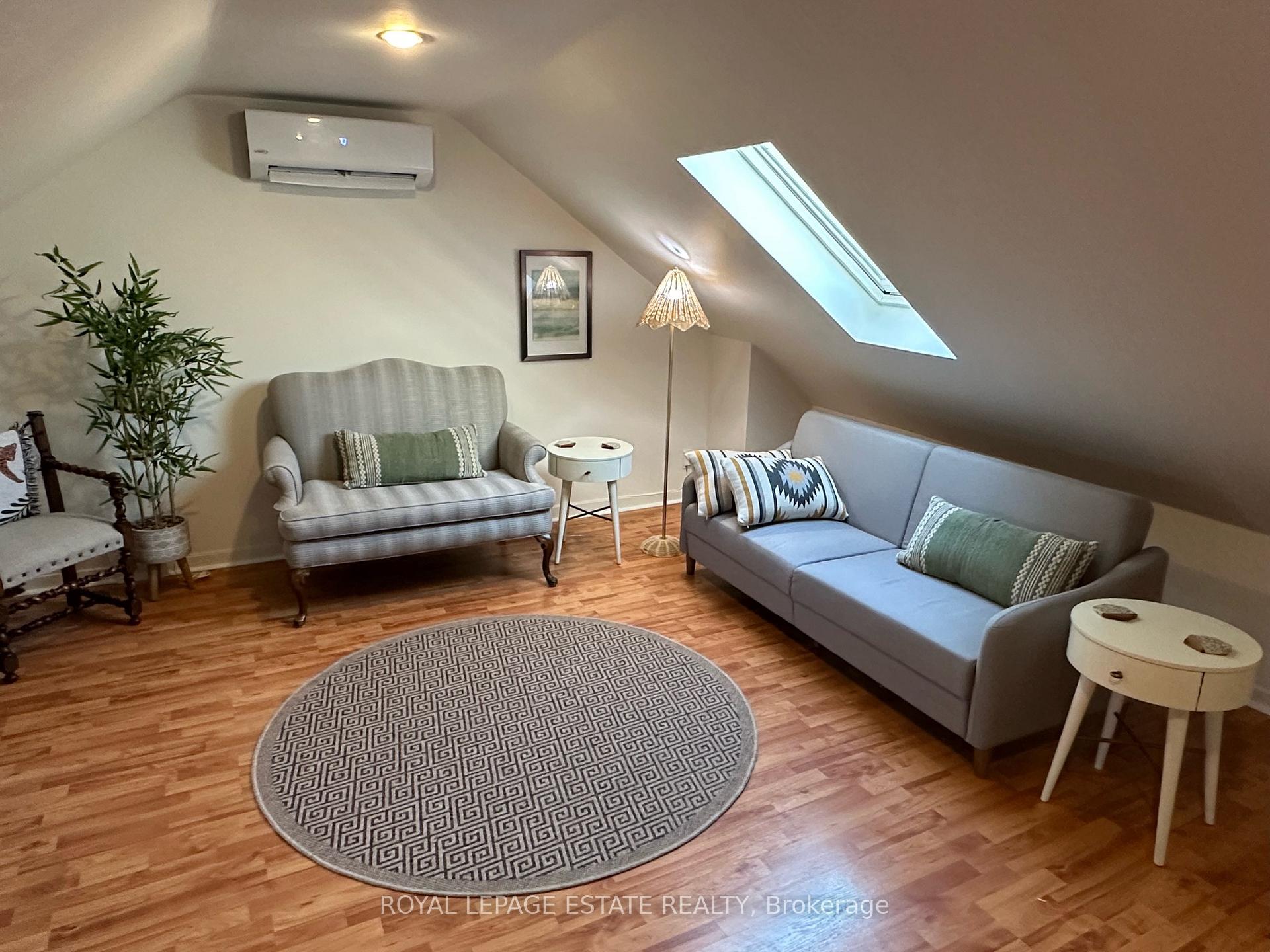 Photo 43 of 1398 Queen Street E, Toronto, Greenwood-Coxwell — HOMEH