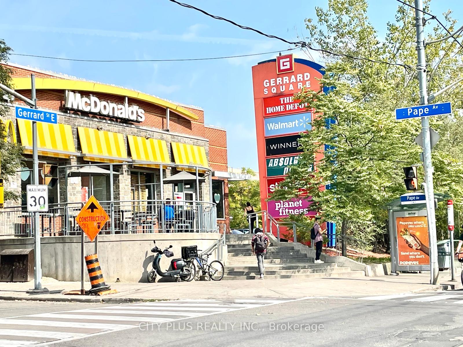Photo 7 of 934 Gerrard Street E, Toronto, South Riverdale — HOMEH