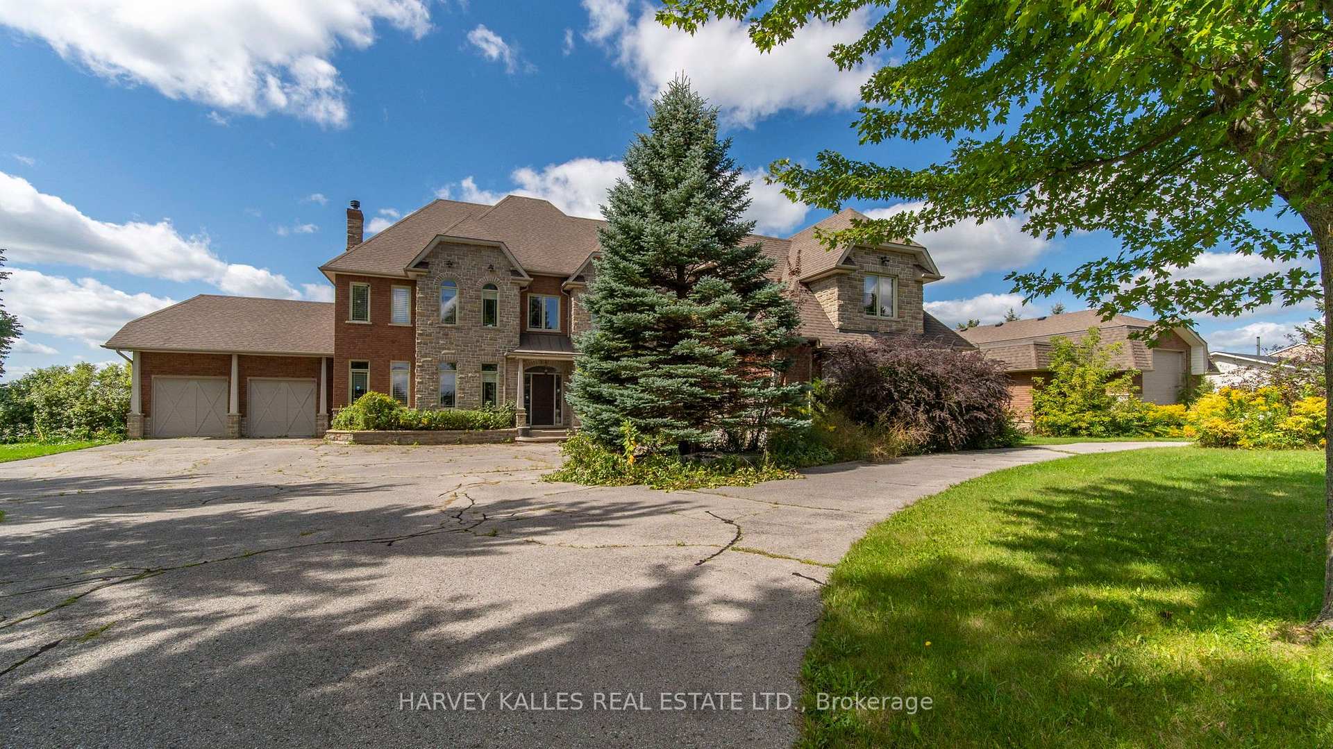 Photo 2 of 7472 Ashburn Road, Whitby, Rural Whitby — HOMEH