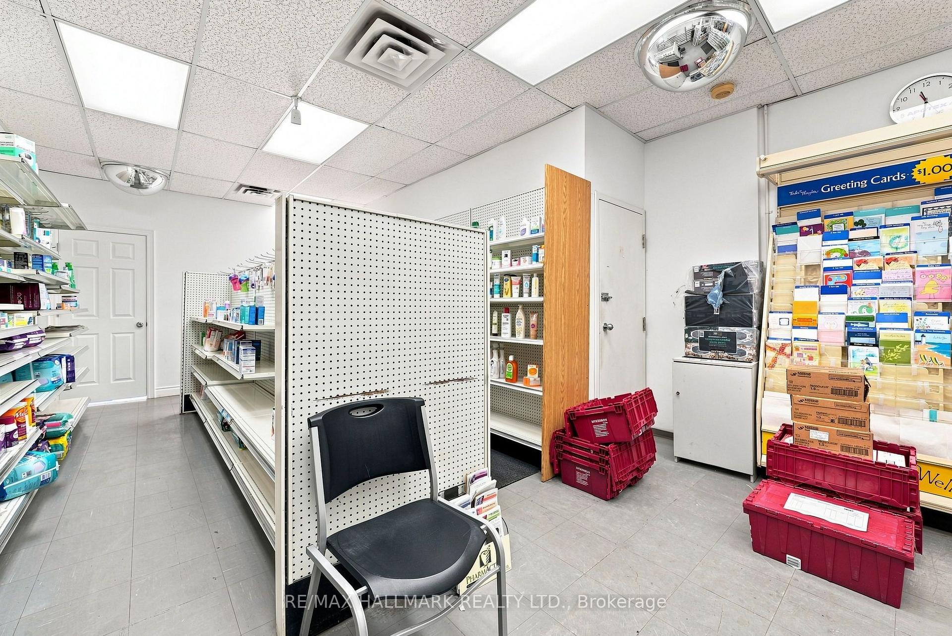 Photo 8 of 1568 Queen Street E, Toronto, Greenwood-Coxwell — HOMEH