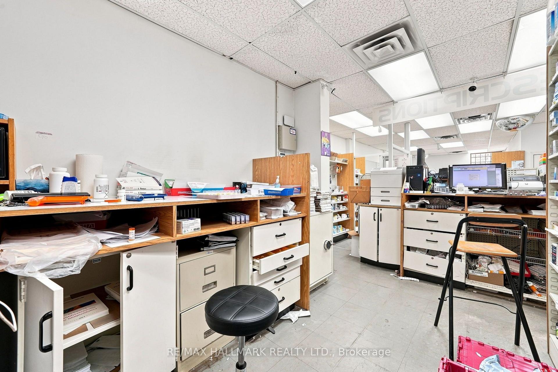 Photo 13 of 1568 Queen Street E, Toronto, Greenwood-Coxwell — HOMEH