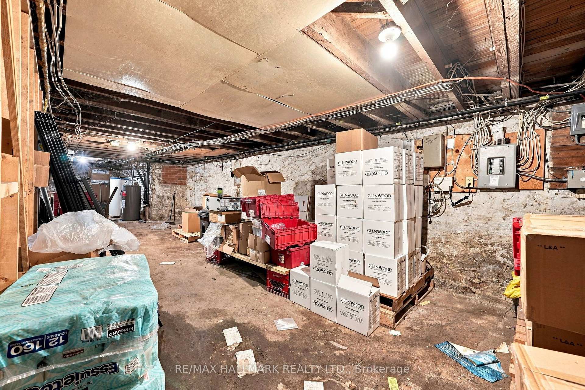 Photo 41 of 1568 Queen Street E, Toronto, Greenwood-Coxwell — HOMEH