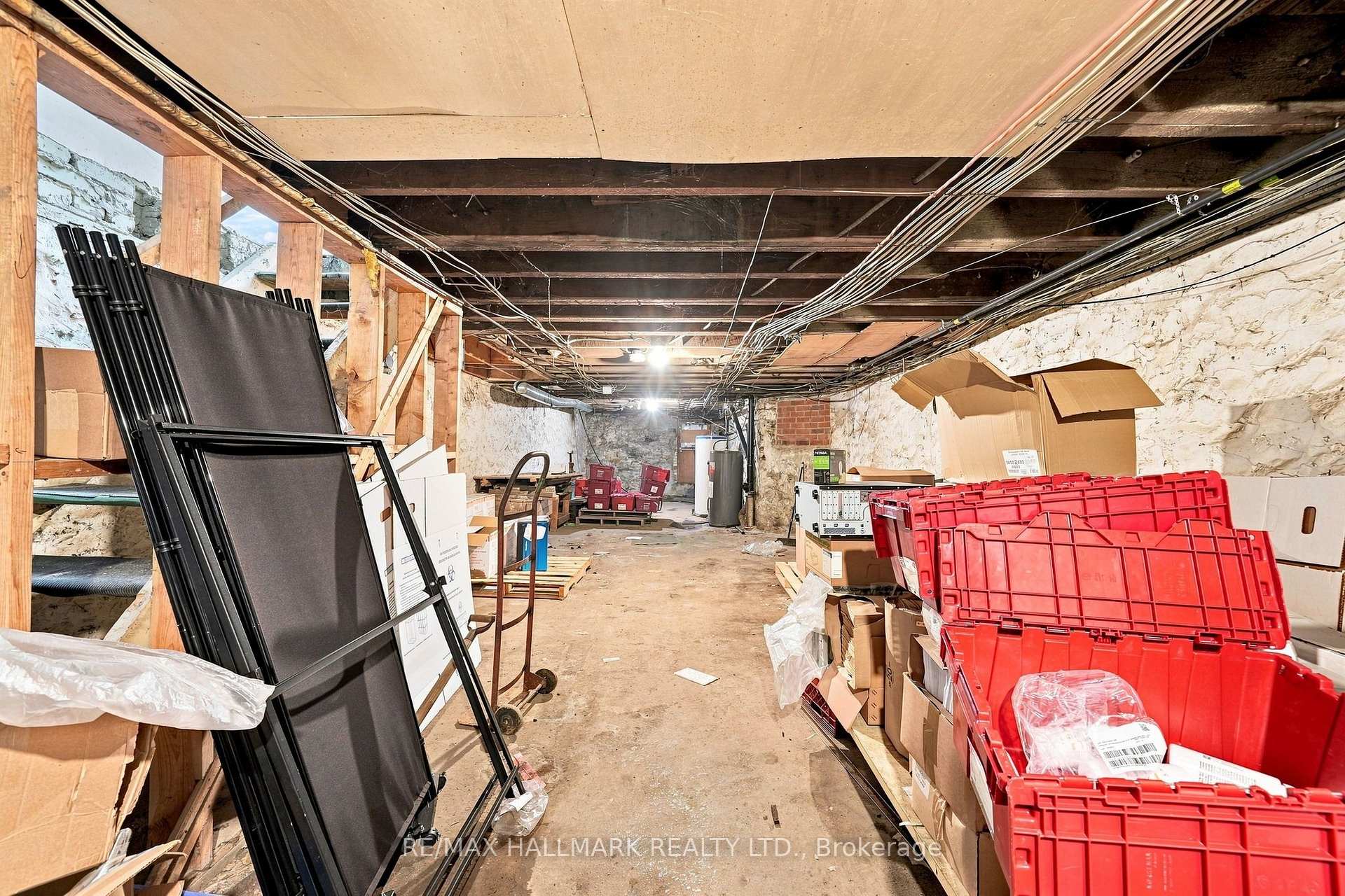 Photo 42 of 1568 Queen Street E, Toronto, Greenwood-Coxwell — HOMEH