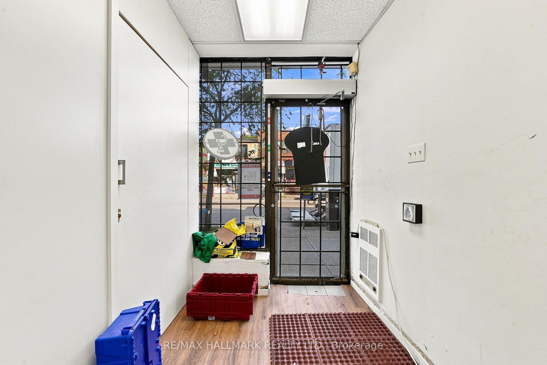 Photo 5 of 1485 Gerrard Street E, Toronto, Greenwood-Coxwell — HOMEH