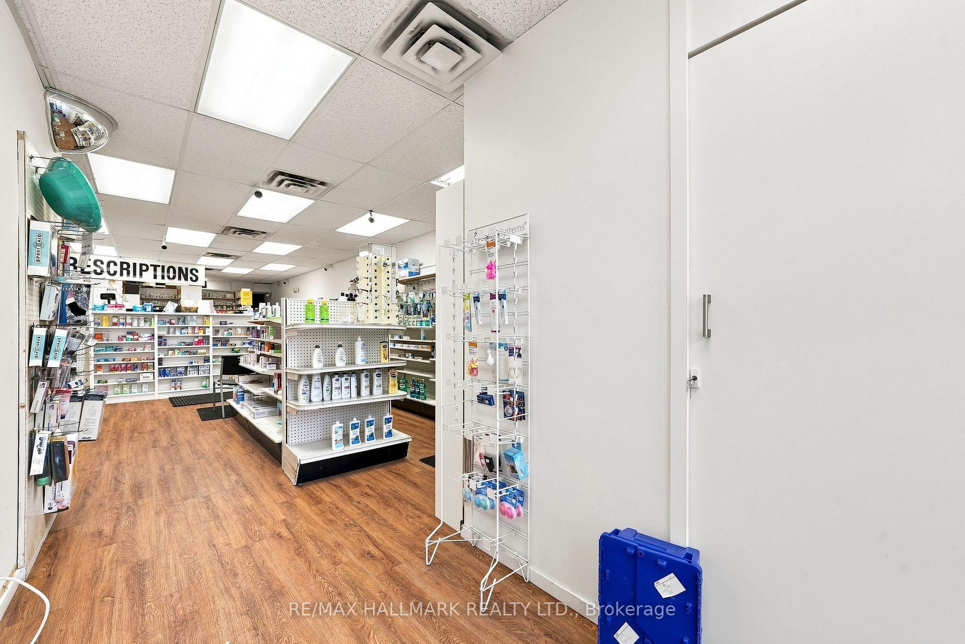 Photo 6 of 1485 Gerrard Street E, Toronto, Greenwood-Coxwell — HOMEH
